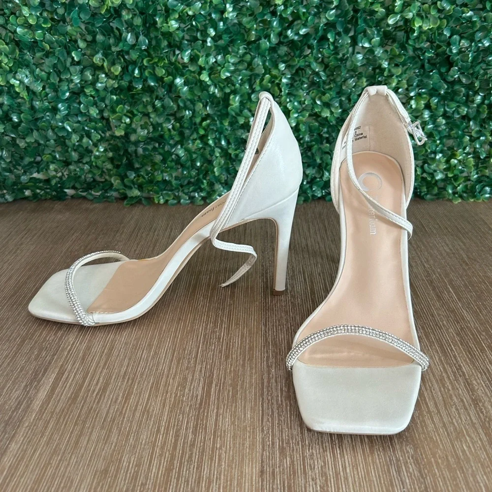 Journee Collection Zoya Heels Womens 9 Off White Square Toe Rhinestone Strap NEW - Picture 5 of 13